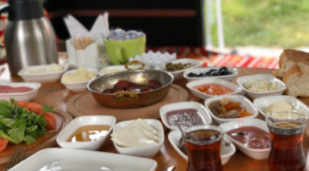 Sagalassos Yörük Çadırı Kafe Kahvaltı Gözleme Çay Evi Ve